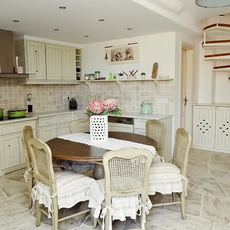 Aegean Luxury באטסי